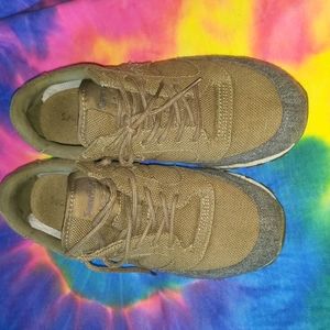 Men's size 8 and 1/2 Saucony xt600